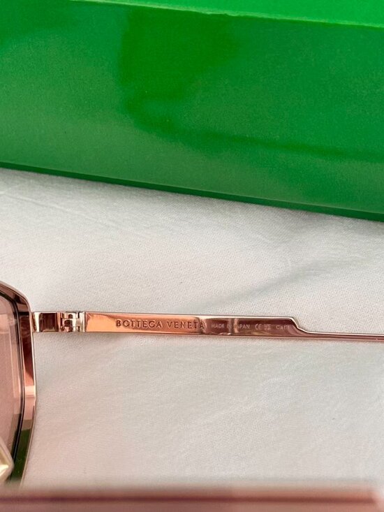 Bottega Veneta Rose Gold Sunglasses BV1466S Pink Lens Slim Frame display picture 1
